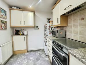 Kitchen- click for photo gallery
